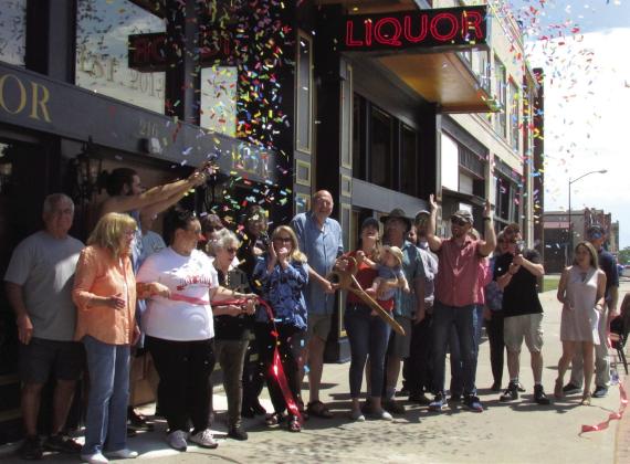 Brothers Liquor reopened at their new location in Downtown Cushing on May 1. Cushing Chamber of Commerce hosted a ribbon cutting ceremony for owner Brett Anderson alongside family and friends.