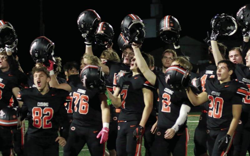 The Tigers thank the crowd for their support following their win over Ardmore.