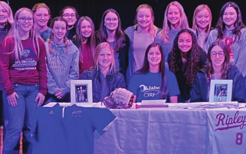 Mollet signes with OCU