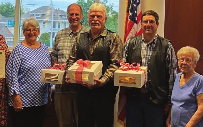 Dea Rash, OHCE Advisor, along with OHCE members Patsy Rains, Misty Burk, Pat McNally, Betty Rutledge, and Sharon Klingaman were in attendance to present pies to Commissioners’ Chris Reding, Rocky Blaiser, and Zach Cavett after the Payne County Commission’s proclamation of Oklahoma Home and Community Week.