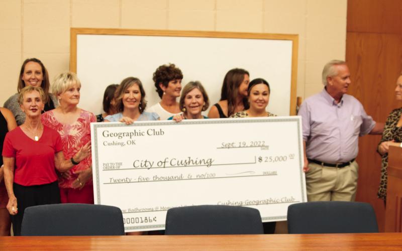 Geographic Club donates to Memorial Park