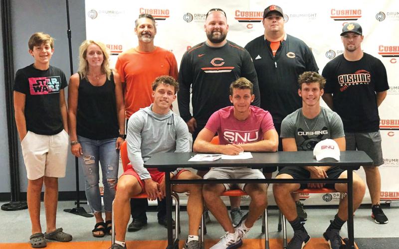 Moyer signs letter of intent