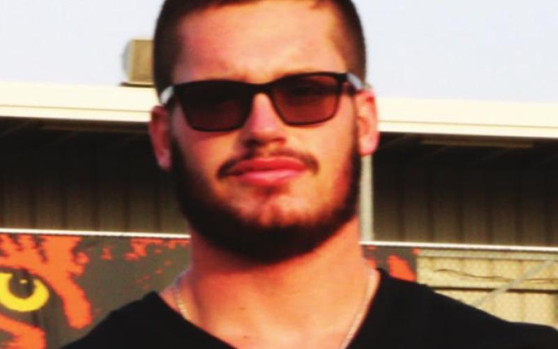Senior off ensive lineman Colton Todd received injured player distinction. Todd, a senior, suff ered a pre-season injury and had to sit out the season. He is on the roster as an off ensive and defensive lineman.