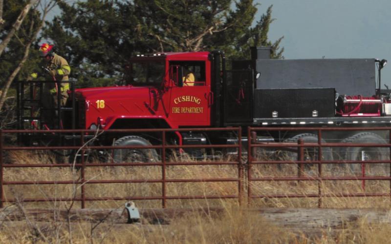 Large brush fi re scorches hundreds of acres