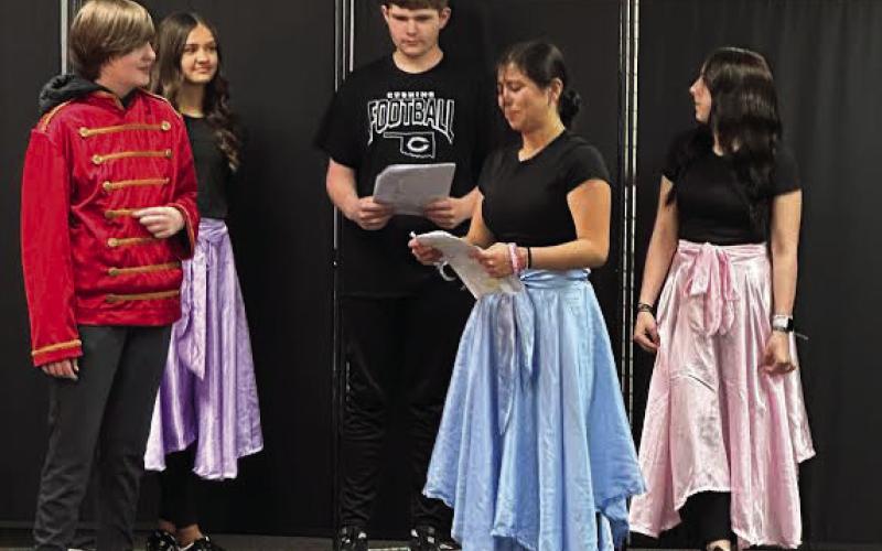 Tatum Lang reads to a first grade class Braylee Floyd reads to a first grade class Mrs. Kristin Tarp’s students, Grayson Annis, Aubrey Cline, Justice Danker, Ariana Martinex, and Taiya Thompson present a ‘Reader’s Theater’ Performance to kindergarten students.