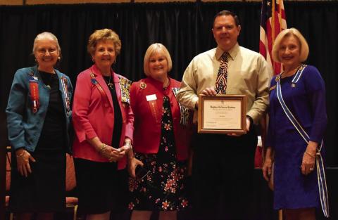 Peeper honored with state award