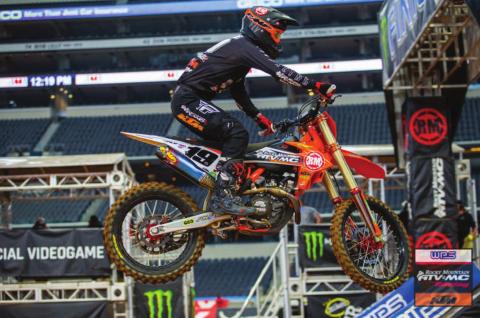 Early crash takes Cushing rider out of Arlington race