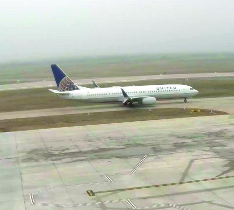 The 737-900 represents the largest aircraft that lands at Stillwater Regional Airport.