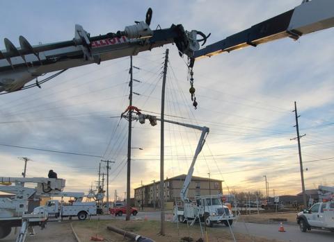 (GRDA and Cushing) … A Grand River Dam Authority powerline maintenance crew works on a line project in Cushing, as part of a mutual aid project with Cushing Electric. For nearly 70 years, Cushing and GRDA have partnered together to provide abundant, reliable electricity and the benefits of public power to the citizens of Cushing.