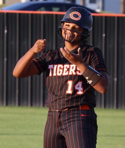 Makiah Shanklin’s eatin’ ‘em up. Photo by Sylvia Danyele