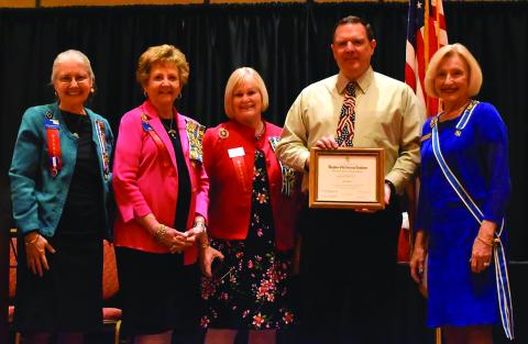 Peeper honored with state award
