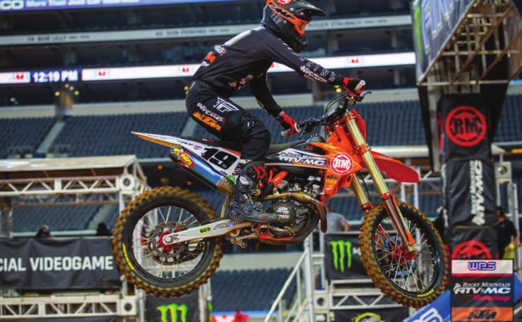 Early crash takes Cushing rider out of Arlington race