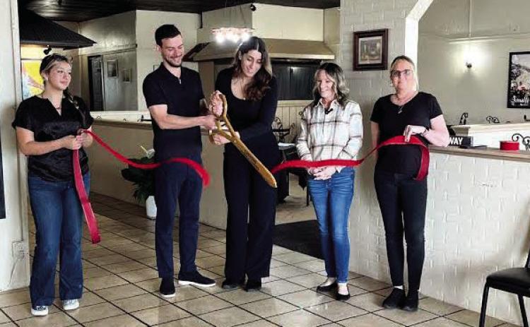 Cushing Chamber of Commerce hosted a ribbon cutting ceremony on Monday, March 31 for Il Gusto Ristorante with owner Anna Celaj and her husband front and center as staff members and Chamber President and CEO Tracy Caulfield celebrate alongside the couple. The new business is located at 2320 East Main Street and is open everyday from 11 a.m. to 9 p.m.