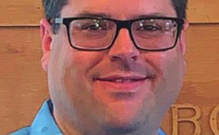 City hires new library director