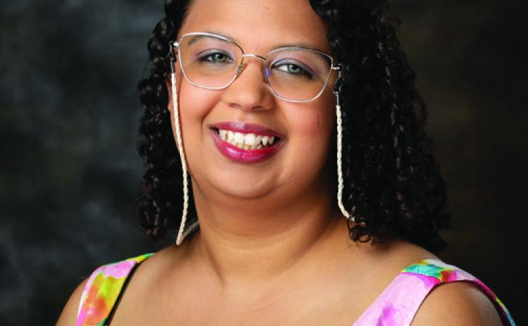 MEET DE ANNA MADDOX